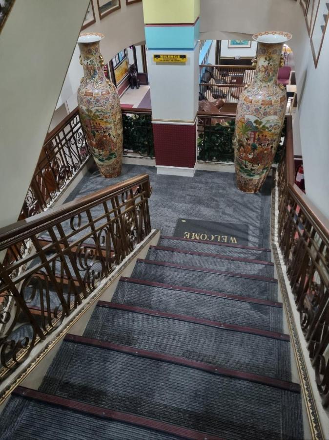 Clark Angeles Tiger Hotel Exterior photo