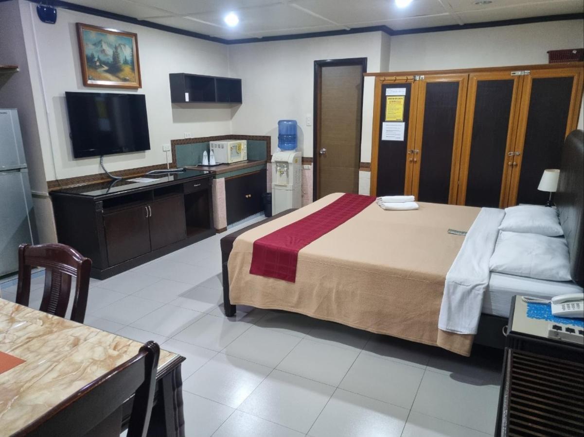 Clark Angeles Tiger Hotel Exterior photo